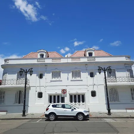 Residencial Metro Republica Hostel